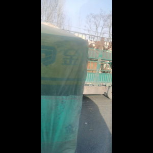 “为什么很多车没有后排中央头枕？能自己加装吗？”