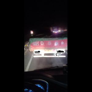 “为什么很多车没有后排中央头枕？能自己加装吗？”