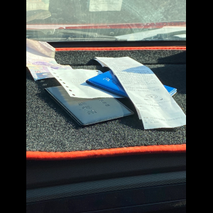 “为什么很多车没有后排中央头枕？能自己加装吗？”