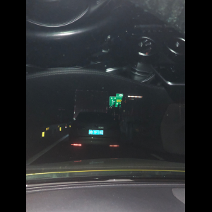 “为什么很多车没有后排中央头枕？能自己加装吗？”
