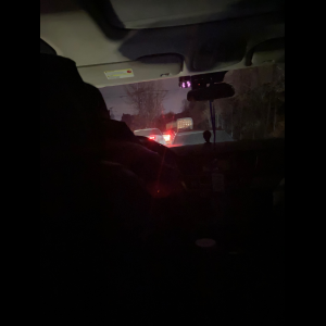 “为什么很多车没有后排中央头枕？能自己加装吗？”