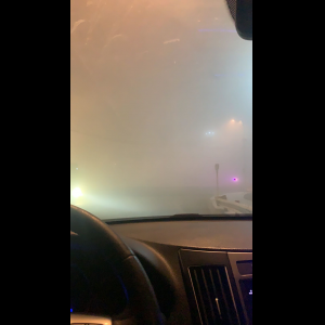 “为什么很多车没有后排中央头枕？能自己加装吗？”