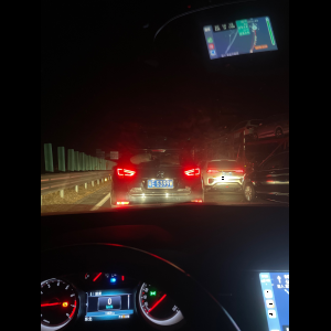“为什么很多车没有后排中央头枕？能自己加装吗？”