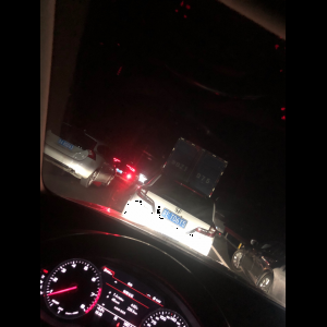 “为什么很多车没有后排中央头枕？能自己加装吗？”