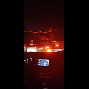 “为什么很多车没有后排中央头枕？能自己加装吗？”