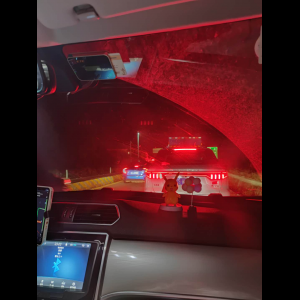 “为什么很多车没有后排中央头枕？能自己加装吗？”