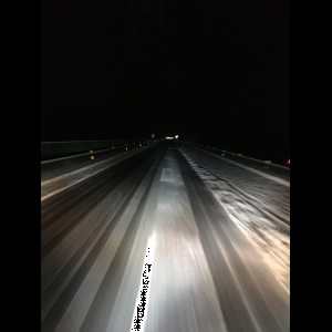 “为什么很多车没有后排中央头枕？能自己加装吗？”