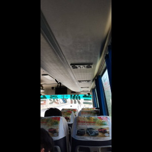 “为什么很多车没有后排中央头枕？能自己加装吗？”