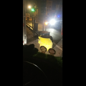 “为什么很多车没有后排中央头枕？能自己加装吗？”