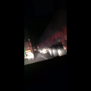 “为什么很多车没有后排中央头枕？能自己加装吗？”