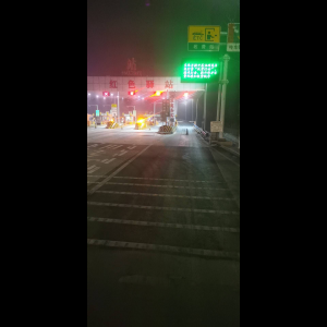 “为什么很多车没有后排中央头枕？能自己加装吗？”