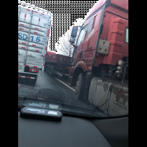 “为什么很多车没有后排中央头枕？能自己加装吗？”