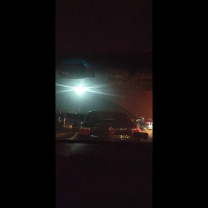 “为什么很多车没有后排中央头枕？能自己加装吗？”