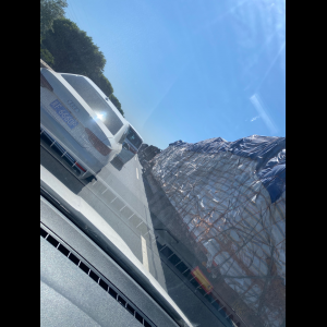 “为什么很多车没有后排中央头枕？能自己加装吗？”