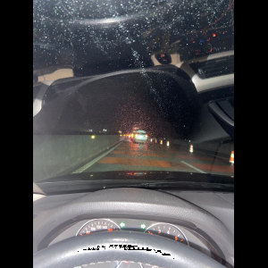 “为什么很多车没有后排中央头枕？能自己加装吗？”
