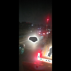 “为什么很多车没有后排中央头枕？能自己加装吗？”