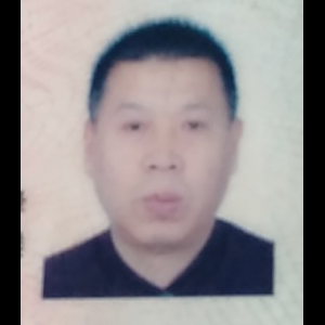 “为什么很多车没有后排中央头枕？能自己加装吗？”