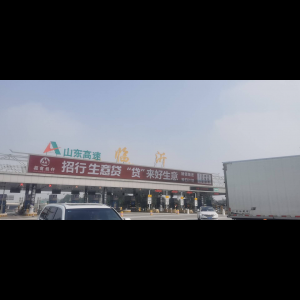 “为什么很多车没有后排中央头枕？能自己加装吗？”