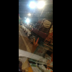 “为什么很多车没有后排中央头枕？能自己加装吗？”