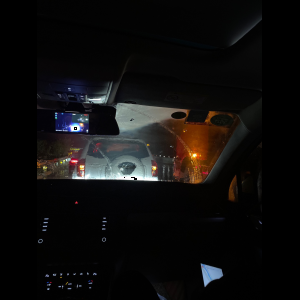 “为什么很多车没有后排中央头枕？能自己加装吗？”