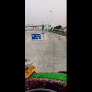 “为什么很多车没有后排中央头枕？能自己加装吗？”