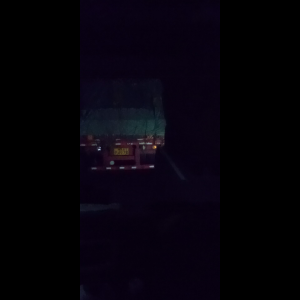 “为什么很多车没有后排中央头枕？能自己加装吗？”