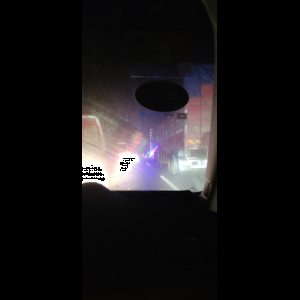 “为什么很多车没有后排中央头枕？能自己加装吗？”