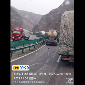 “为什么很多车没有后排中央头枕？能自己加装吗？”
