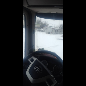 “为什么很多车没有后排中央头枕？能自己加装吗？”