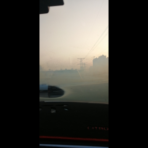 “为什么很多车没有后排中央头枕？能自己加装吗？”