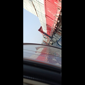 “为什么很多车没有后排中央头枕？能自己加装吗？”