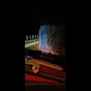 “为什么很多车没有后排中央头枕?能自己加装吗?”