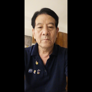 “为什么很多车没有后排中央头枕？能自己加装吗？”