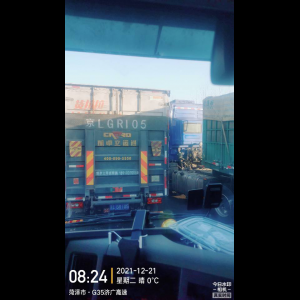 “为什么很多车没有后排中央头枕？能自己加装吗？”
