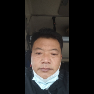 “为什么很多车没有后排中央头枕？能自己加装吗？”