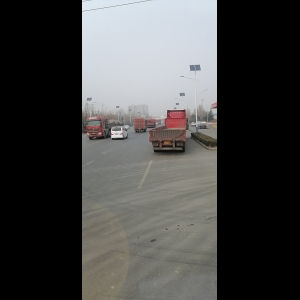 “为什么很多车没有后排中央头枕？能自己加装吗？”