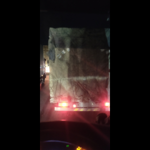 “为什么很多车没有后排中央头枕？能自己加装吗？”